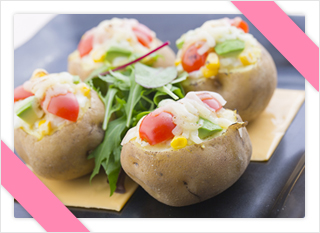 ポテトカップdeアボガドトマトグラタン