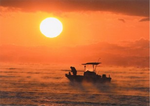 『海霧と日の出』末岡 敏男